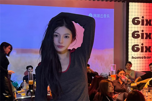 追光者的舞台背后——KTV模特招聘的故事与面纱